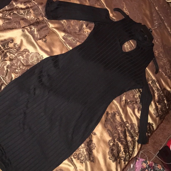 Dresses & Skirts - Cold shoulder little black dress